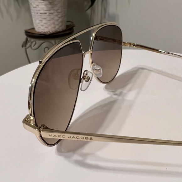 Authentic NWT Marc Jacobs - Picture 3 of 5